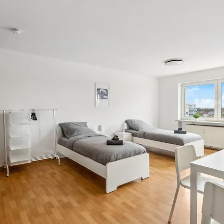 Monteur - Fuer Bis Zu 4 Personen In 65462 - Gg14 Apartment *